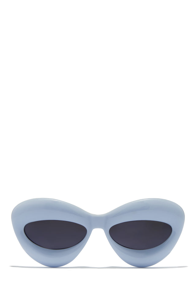 Load image into Gallery viewer, Statement Frame Sky Blue Sunglasses
