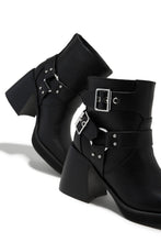 Load image into Gallery viewer, Daryn Block Heel Ankle Boots - Black
