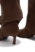 Load image into Gallery viewer, Yeleyna Kitten Heel Shark Boots - Brown Suede
