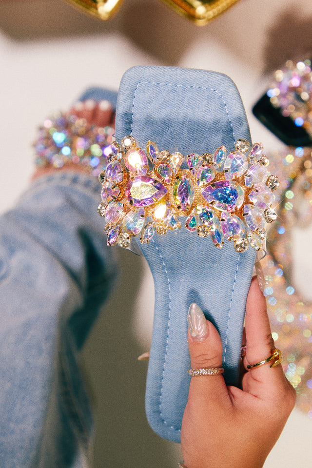 Load image into Gallery viewer, Women Holding Denim Sandals

