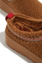 Load image into Gallery viewer, Slip On Chestnut Platform Shoes
