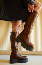 Load image into Gallery viewer, Brown Chunky PU Boots
