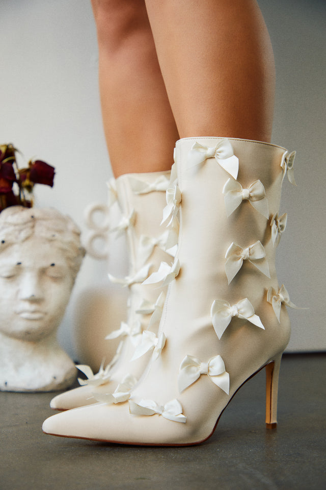 Load image into Gallery viewer, Coquette Bow Tie Ankle Boots - Cream
