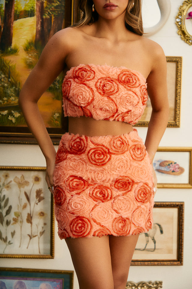 Load image into Gallery viewer, Strapless Rose Top with Matching Skirt
