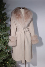 Load image into Gallery viewer, All Eyes On Her Faux Fur Coat - Cream

