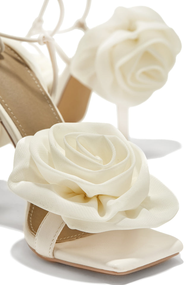 Load image into Gallery viewer, Divine Bloom - Cream
