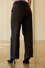 Load image into Gallery viewer, Animal Print Jeans
