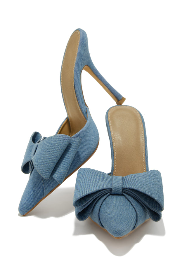 Load image into Gallery viewer, Light Wash Denim Bow Heels
