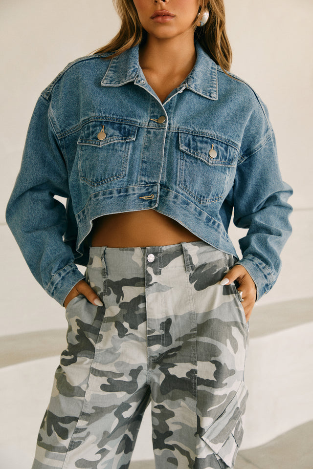 Load image into Gallery viewer, Denim Crop Jacket
