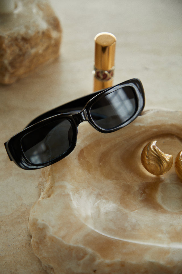 Load image into Gallery viewer, Devani Rectangle Sunglasses - Black
