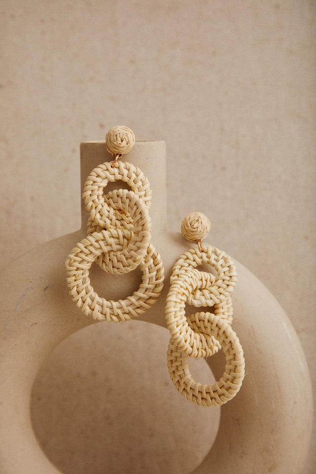 Load image into Gallery viewer, Ivory Earring
