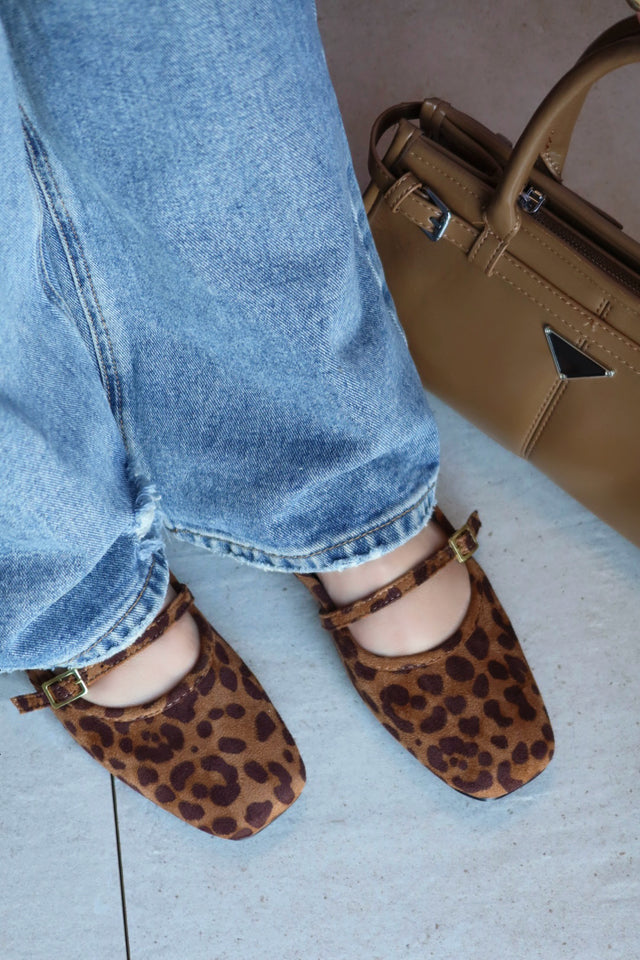 Load image into Gallery viewer, Ellie Mary Jane Flats - Leopard
