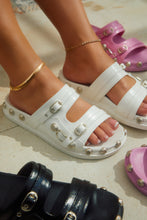 Load image into Gallery viewer, Erika Slip On Sandals - White
