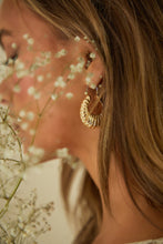 Load image into Gallery viewer, Evania Chunky Hoop Earring - Gold
