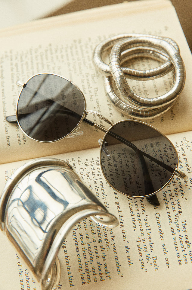 Load image into Gallery viewer, Ferrara Metal Frame Sunglasses - Silver
