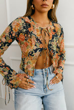 Load image into Gallery viewer, Long Sleeve Floral Top
