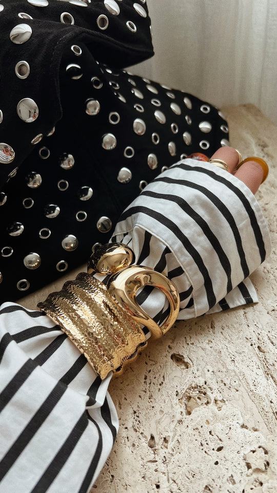 Load image into Gallery viewer, Rozale Statement Bracelet - Gold

