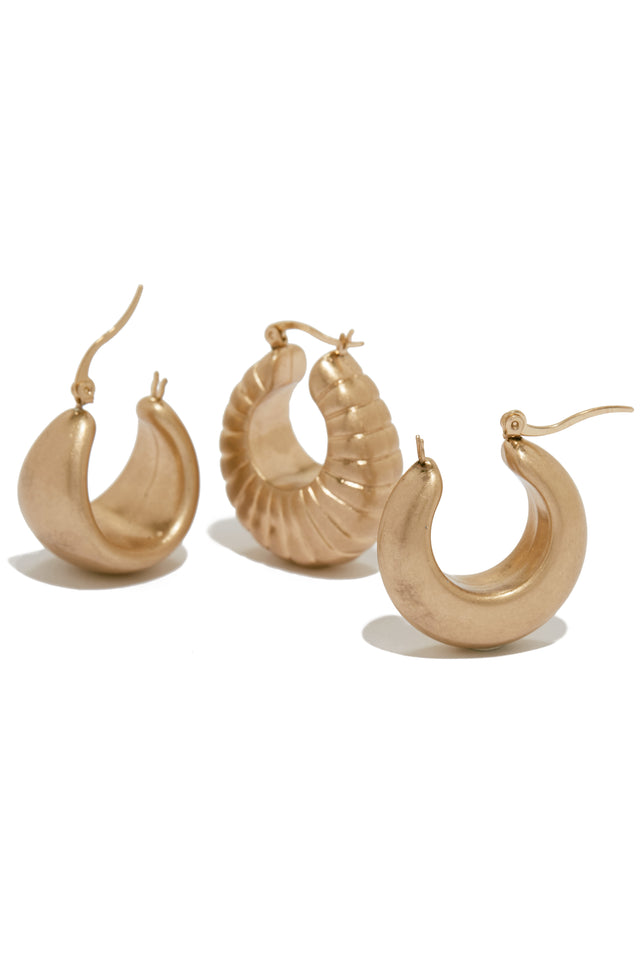 Load image into Gallery viewer, Gold Tone Hoops
