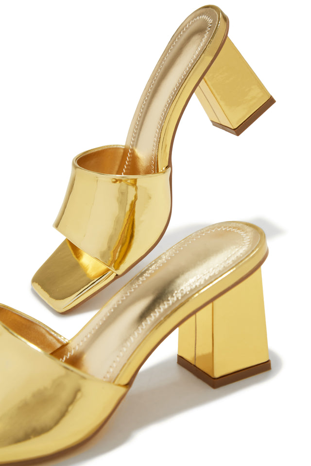 Load image into Gallery viewer, Gold Mid Heels
