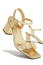 Load image into Gallery viewer, Adjustable Buckle Closure 
