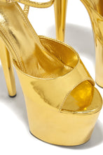 Load image into Gallery viewer, Sapphire Platform High Heels - Gold
