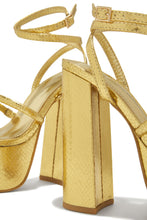 Load image into Gallery viewer, Samia Platform Block High Heels - Gold
