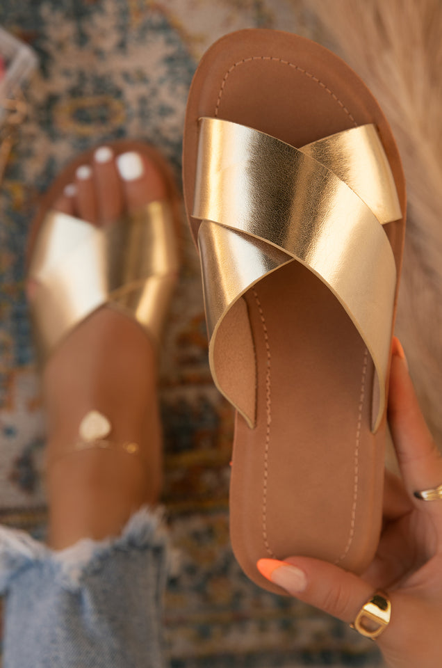 Load image into Gallery viewer, Women Holding Gold-Slip On Sandals
