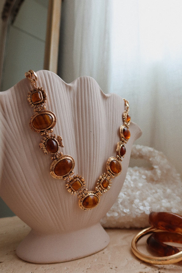 Load image into Gallery viewer, Helayna Statement Necklace - Gold
