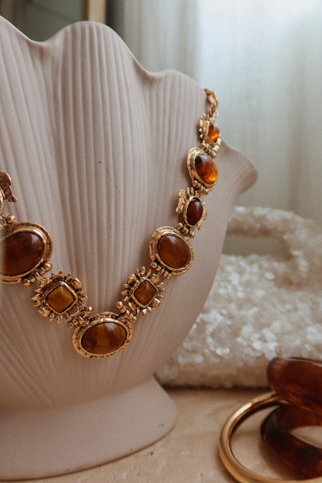 Load image into Gallery viewer, Helayna Statement Necklace - Gold
