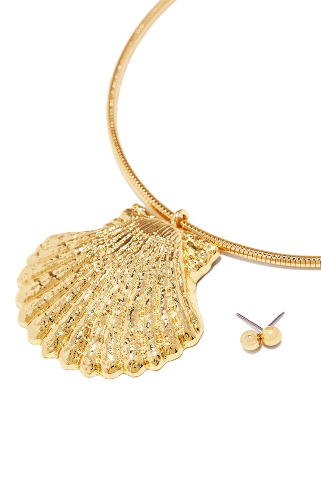 Load image into Gallery viewer, Rosella Statement Sea Shell Earring Set - Gold
