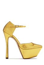 Load image into Gallery viewer, Gold Tone Heels 
