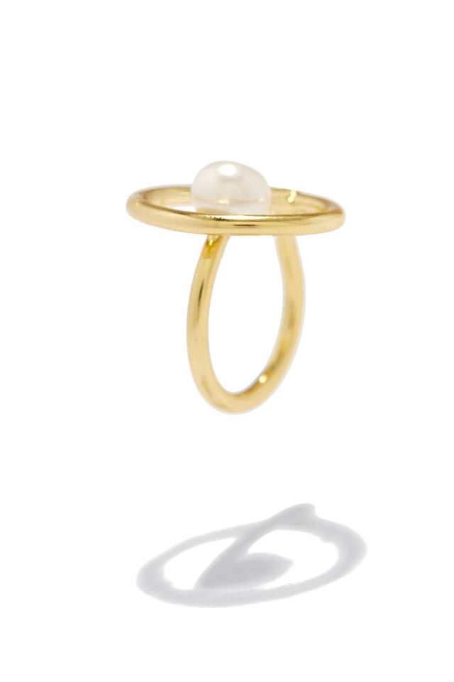 Load image into Gallery viewer, Gold and Pearl Ring
