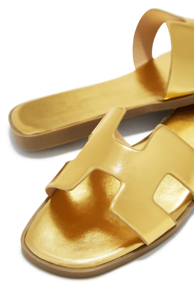 Load image into Gallery viewer, Gold-Tone Slip On Slides
