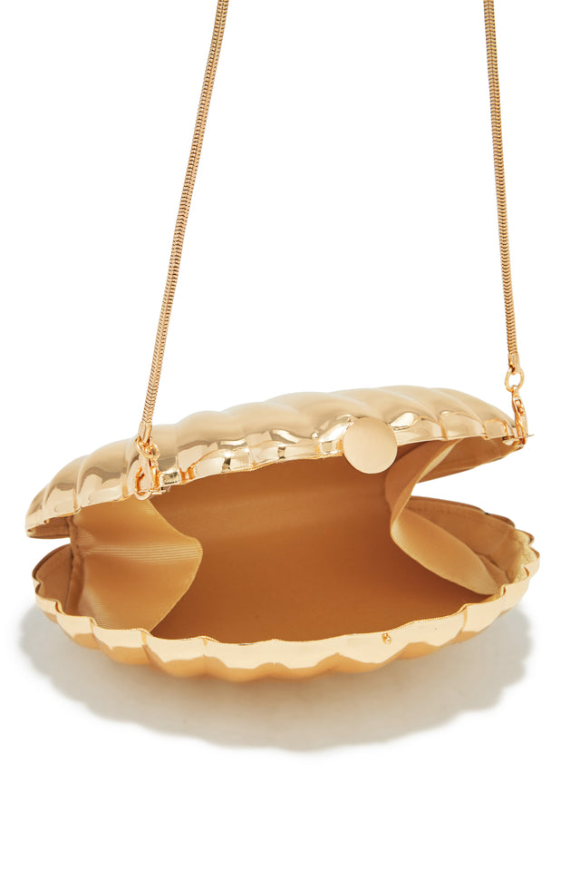 Load image into Gallery viewer, Gold-Tone Vacation Handbag Shaped as a Sea Shell
