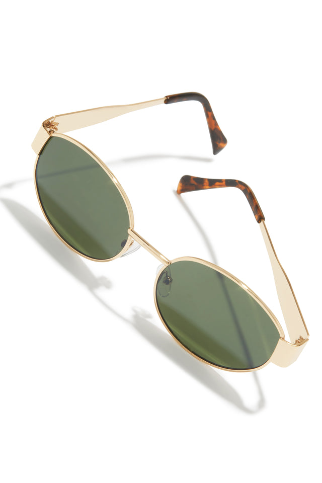 Load image into Gallery viewer, She&#39;s A Cool Girl Sunglasses - Green
