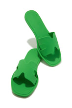 Load image into Gallery viewer, Kaylee Jelly Slip On Sandals - Green
