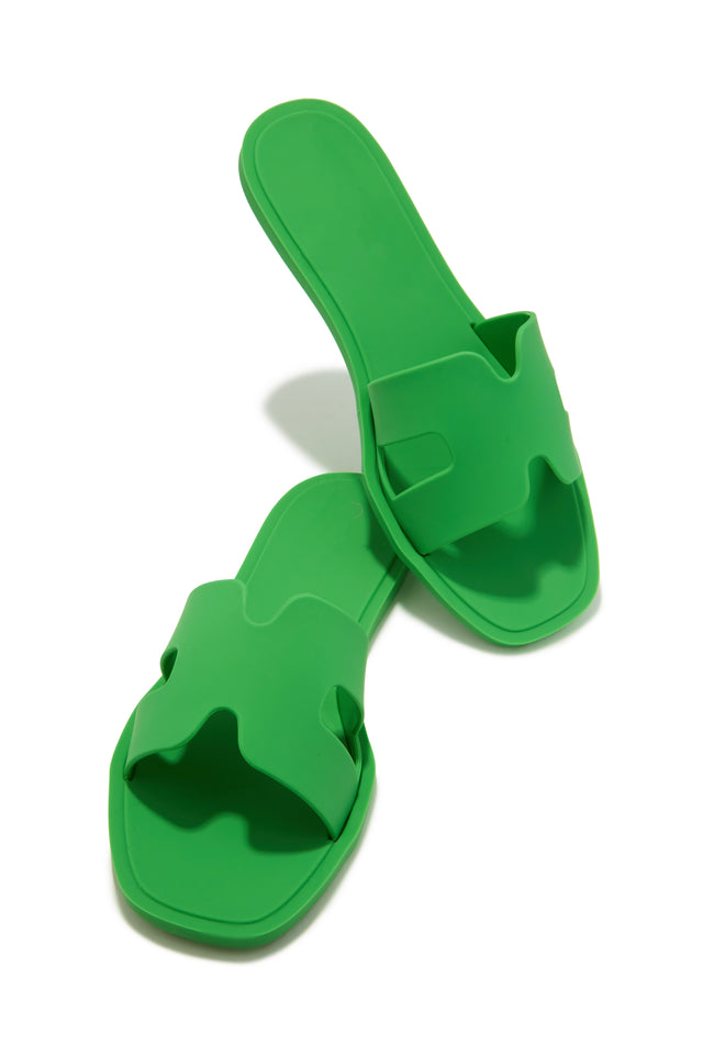 Load image into Gallery viewer, Kaylee Jelly Slip On Sandals - Green
