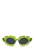 Load image into Gallery viewer, Weekend Flirt Unique Standout Frame Sunglasses - Black

