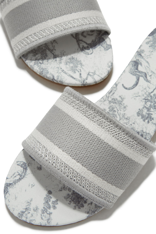 Load image into Gallery viewer, Silver Sandal

