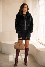 Load image into Gallery viewer, Gwen Cropped Faux Fur Jacket – Black
