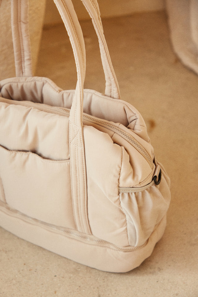 Load image into Gallery viewer, Zipper Closure Tote Bag
