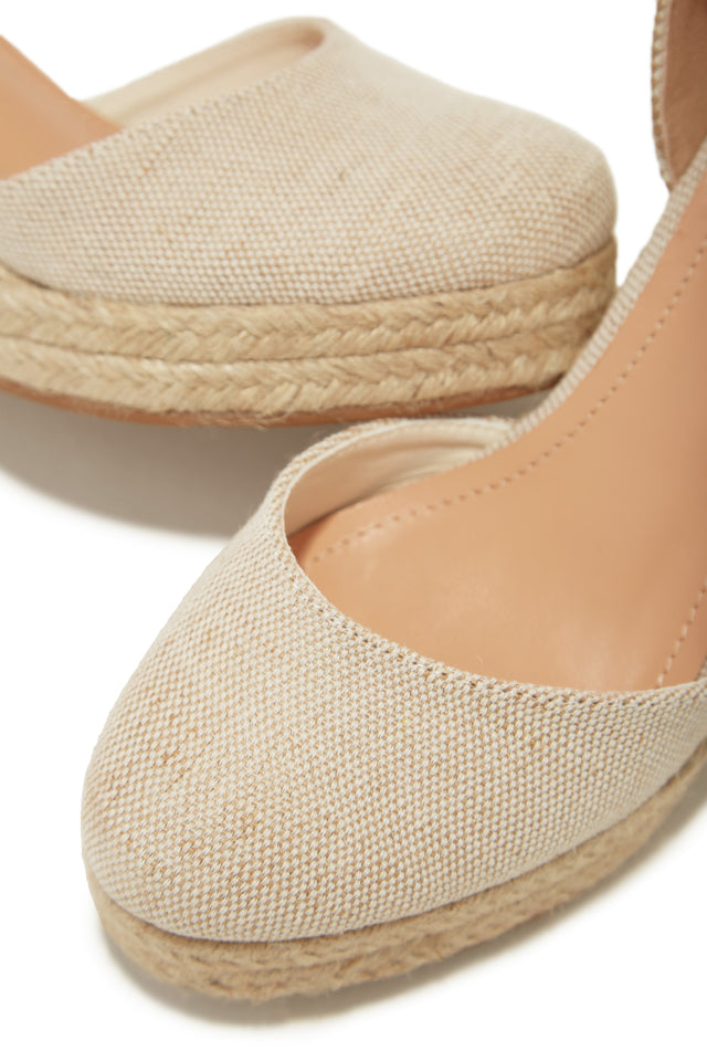 Load image into Gallery viewer, Platform Lace Up Wedges
