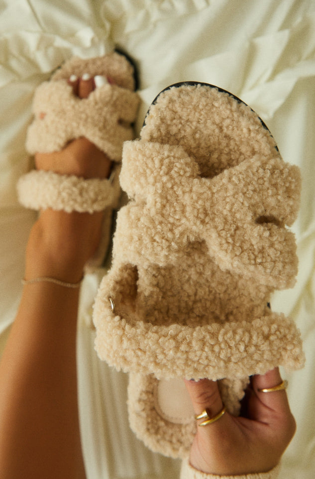Load image into Gallery viewer, Nude Faux Sherpa Sandals
