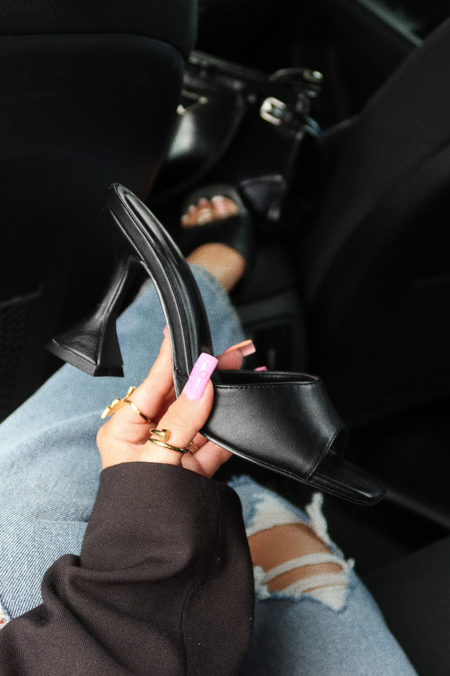 Load image into Gallery viewer, Jayne Mid Heel Mules - Black
