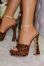 Load image into Gallery viewer, Jianna Platform Heel Mules - Leopard
