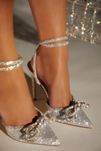 Load image into Gallery viewer, Silver-Tone Glitter Pumps
