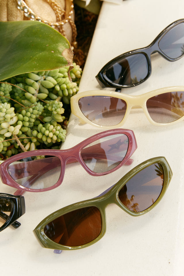 Load image into Gallery viewer, Kiazi Sunglasses - Purple
