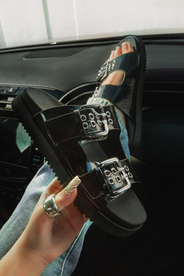 Load image into Gallery viewer, Kira Chunky Slip On Sandals - Black
