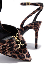 Load image into Gallery viewer, Anahi Single Sole Mid Heels - Leopard
