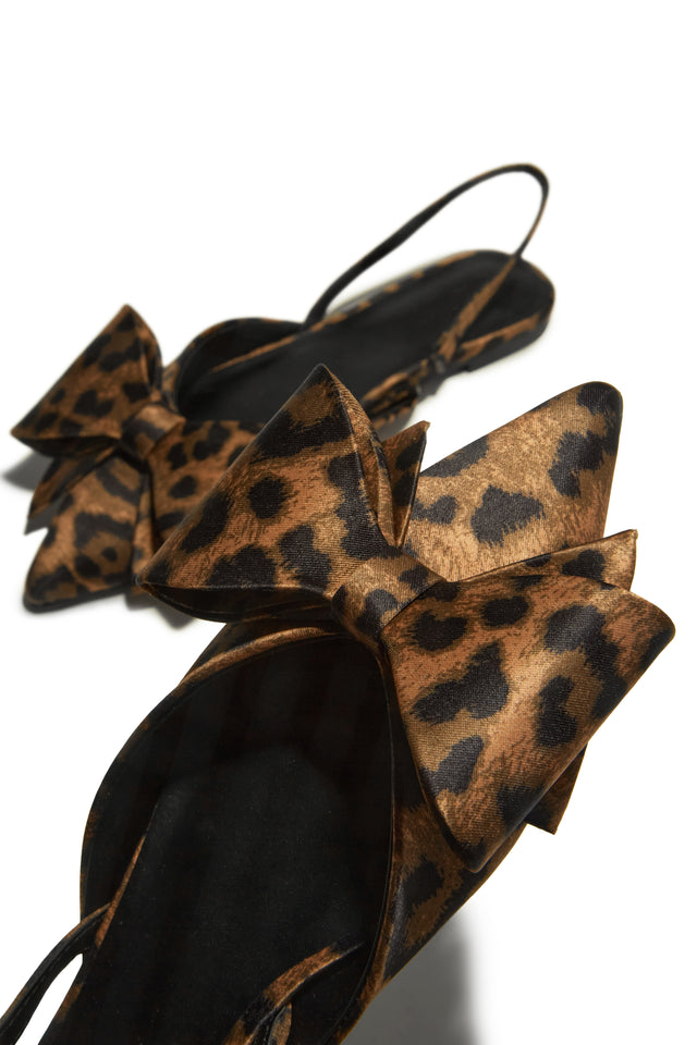 Load image into Gallery viewer, Elisabeth Pointed Toe Flats - Leopard

